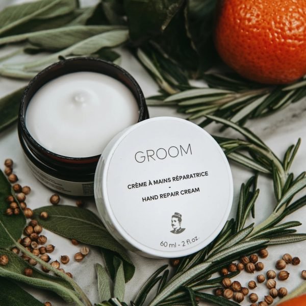 GROOM Hand Repair Cream jar open