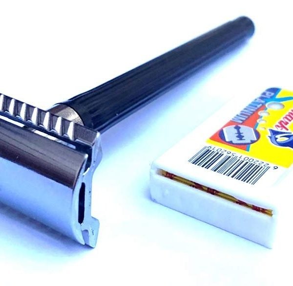Shark Safety Razor – Sharp, Affordable, and Travel-Friendly Shaving Solution - Image 3