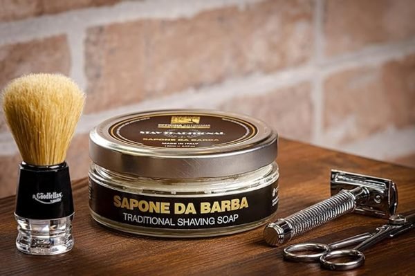 Oli del Benessere shaving cream with razor and brush