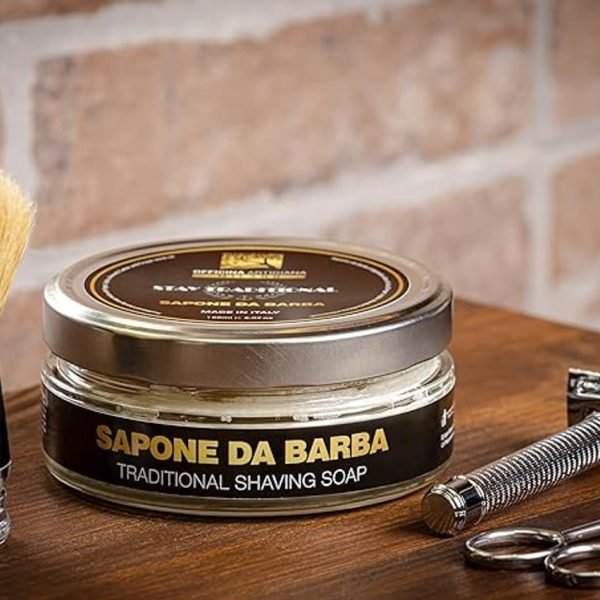 Oli del Benessere shaving cream with razor and brush