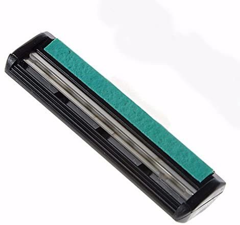 Gillette Vector Plus Razor Handle with Pivoting Head for Smooth Shaving - Blade