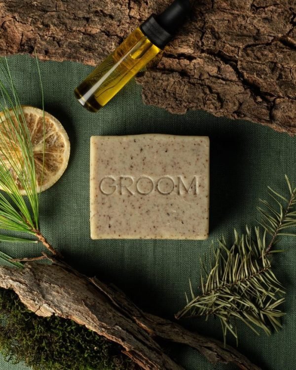 GROOM Foret Soap bar with cedarwood and pine scent in eco-friendly packaging-Nature