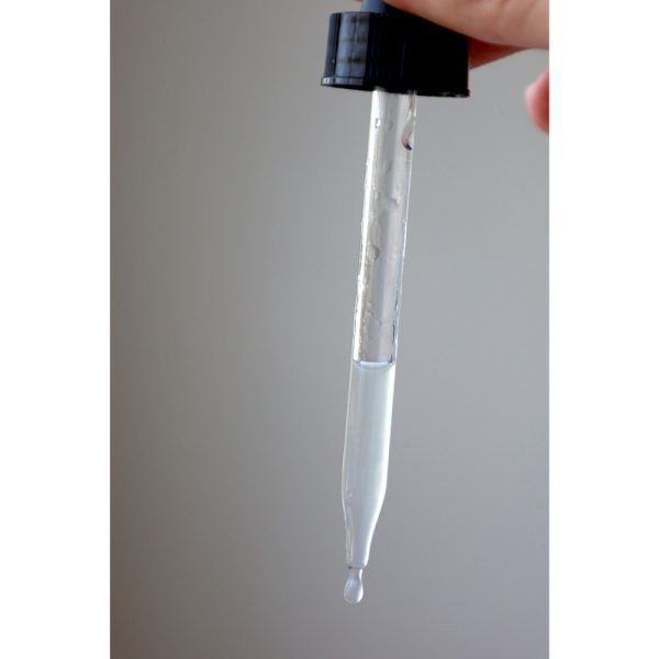 Groom Montreal Nourishing Hair Serum – Silicone-Free Natural Hair Oil dropper