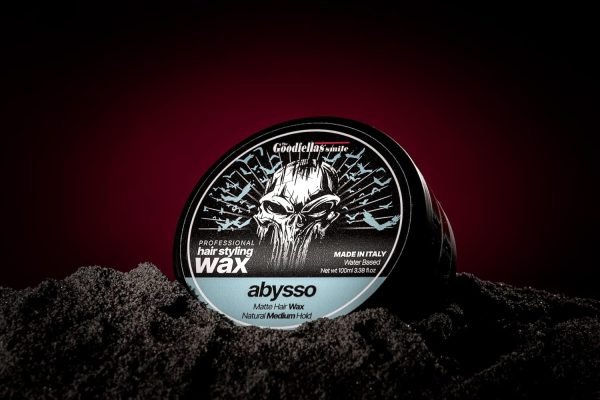 The Goodfellas' Smile Matte Hair Wax Abysso – 100ml tin with strong hold and aquatic scent on sand