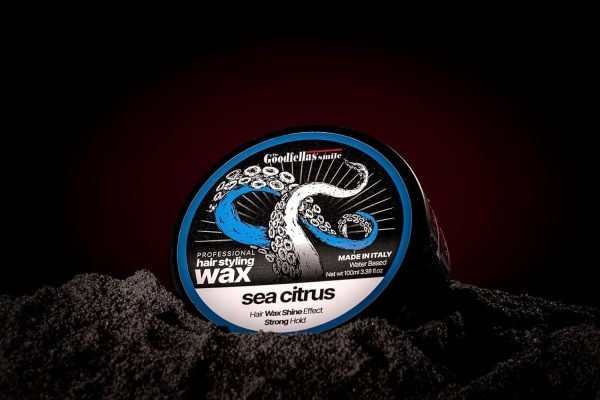 The Goodfellas' Smile Shine Hair Wax Sea Citrus – 100ml tin with fresh marine-citrus scent on sand