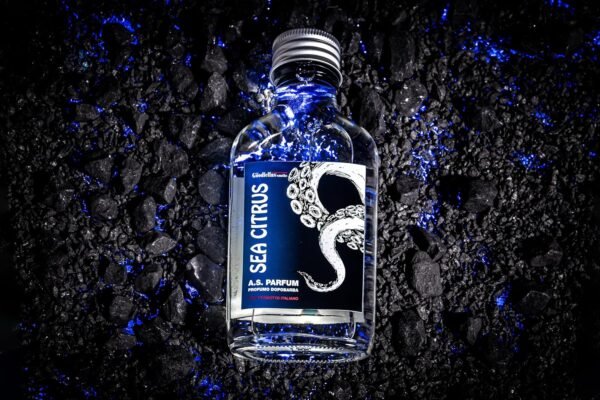 The Goodfellas’ Smile Aftershave Sea Citrus 100ml on stones