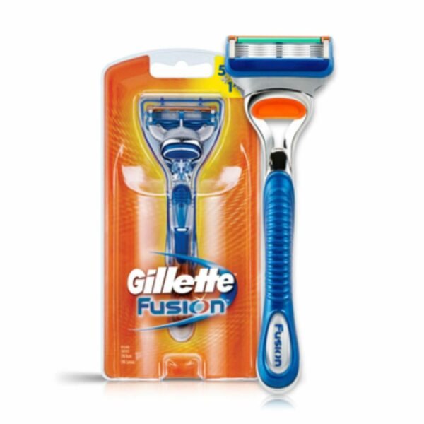 Gillette Fusion 5 razor travel pack with red bag and 2 cartridges open box display