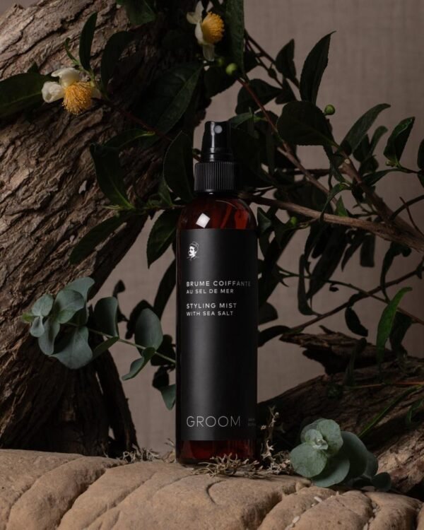 GROOM Styling Mist 120 ml shown with eucalyptus